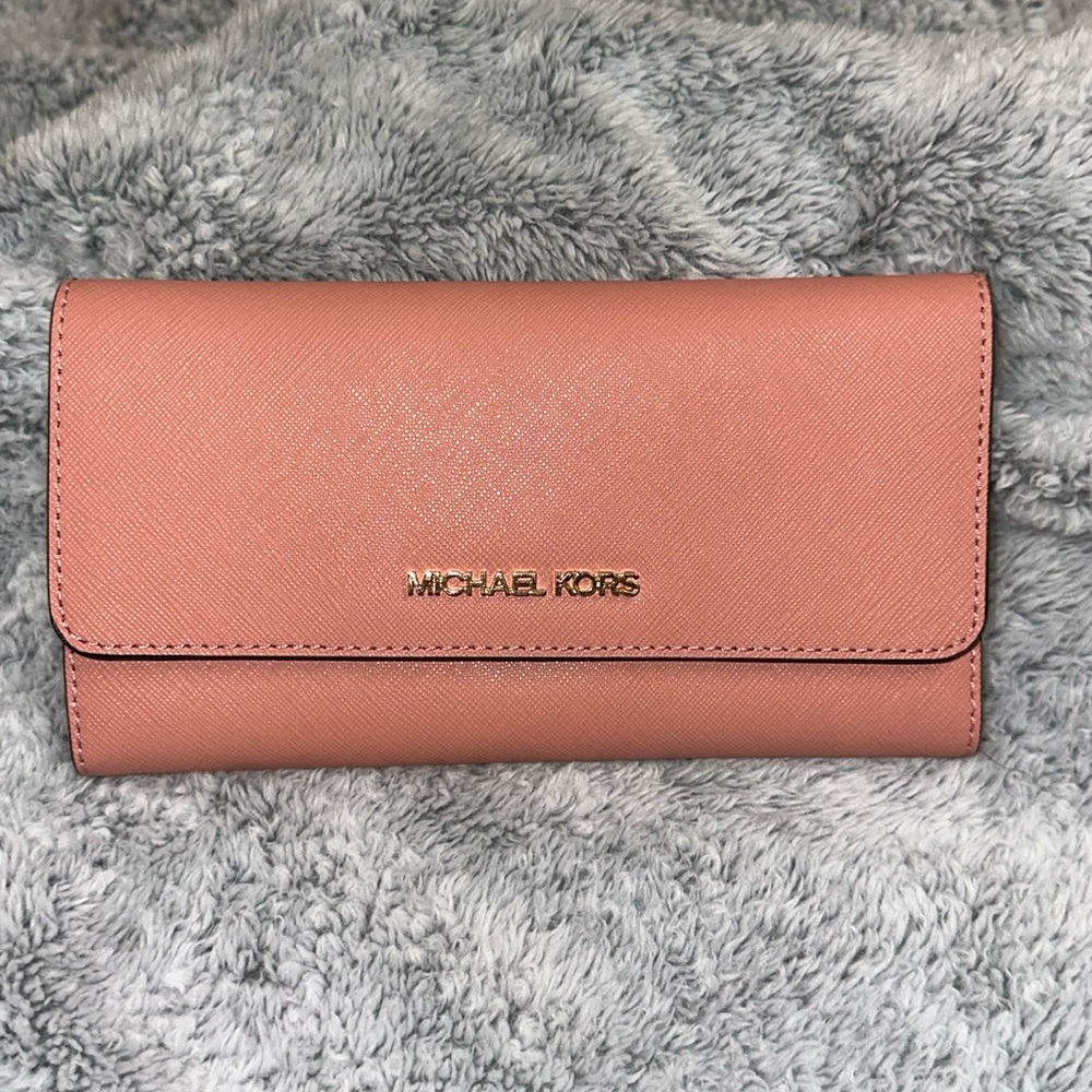 Michael Kors Jet Set Travel Crossgrain Leather Tri-Fold Wallet